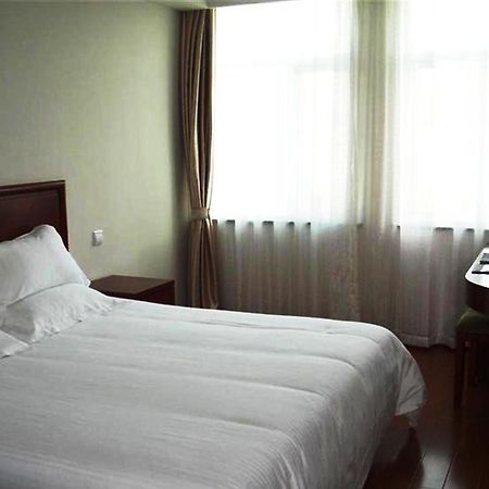Greentree Inn Shanghai Songjiang University City New Songjiang Road Express Hotel Esterno foto