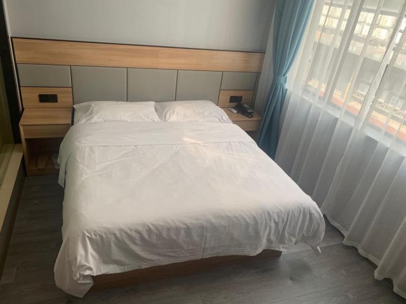 Greentree Inn Shanghai Songjiang University City New Songjiang Road Express Hotel Esterno foto