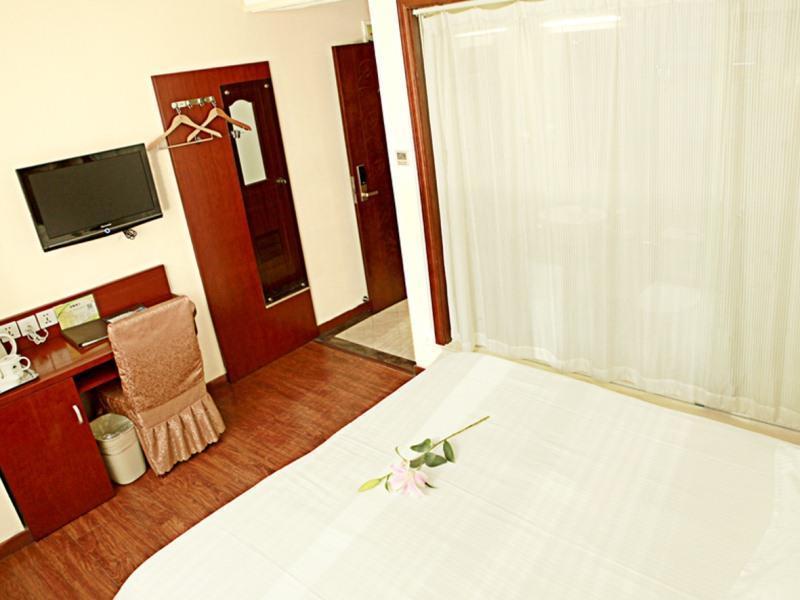 Greentree Inn Shanghai Songjiang University City New Songjiang Road Express Hotel Esterno foto